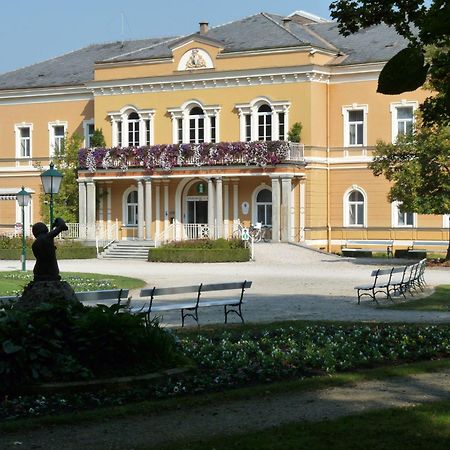 Parkhotel Zur Klause Бад Хол Екстериор снимка