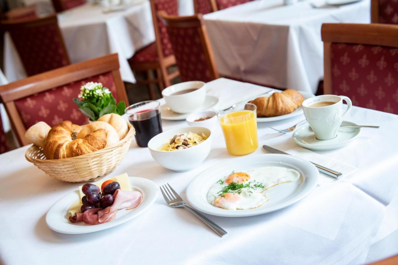Parkhotel Zur Klause Бад Хол Екстериор снимка