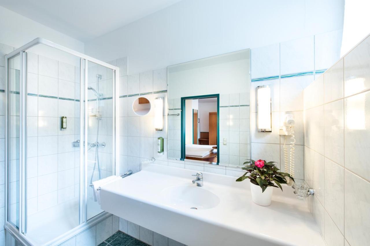 Parkhotel Zur Klause Бад Хол Екстериор снимка