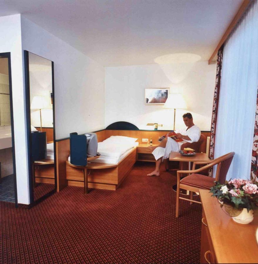 Parkhotel Zur Klause Бад Хол Екстериор снимка