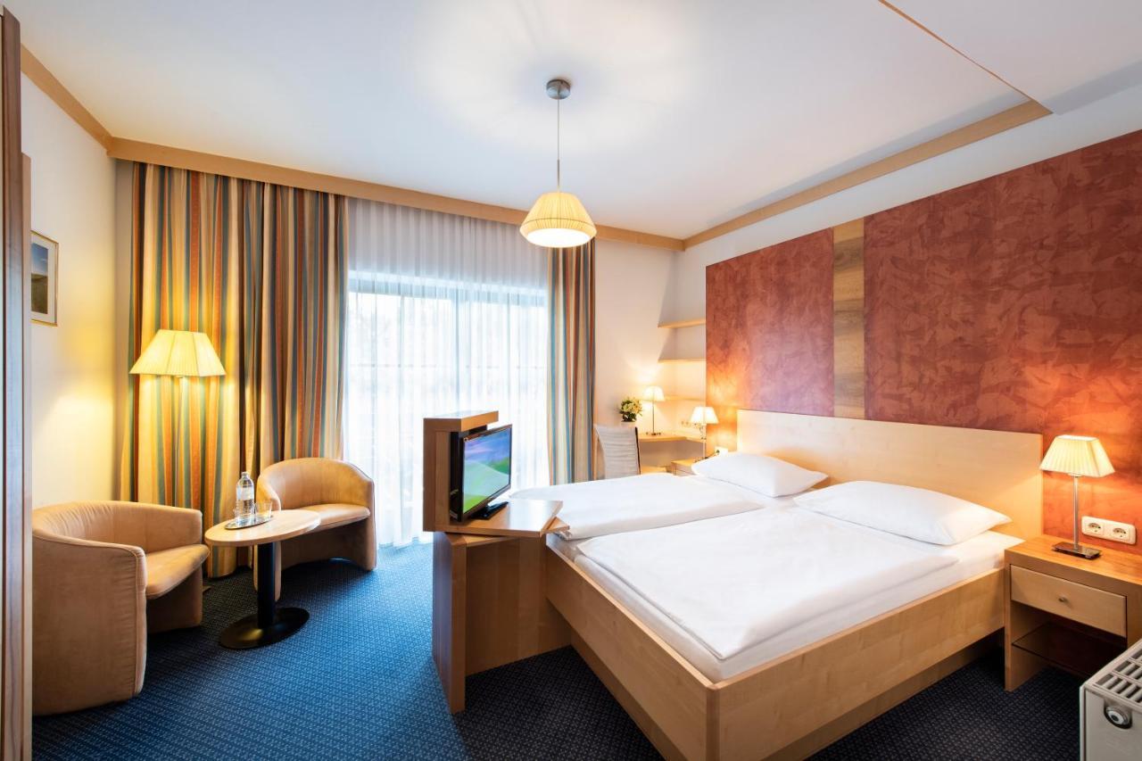 Parkhotel Zur Klause Бад Хол Екстериор снимка