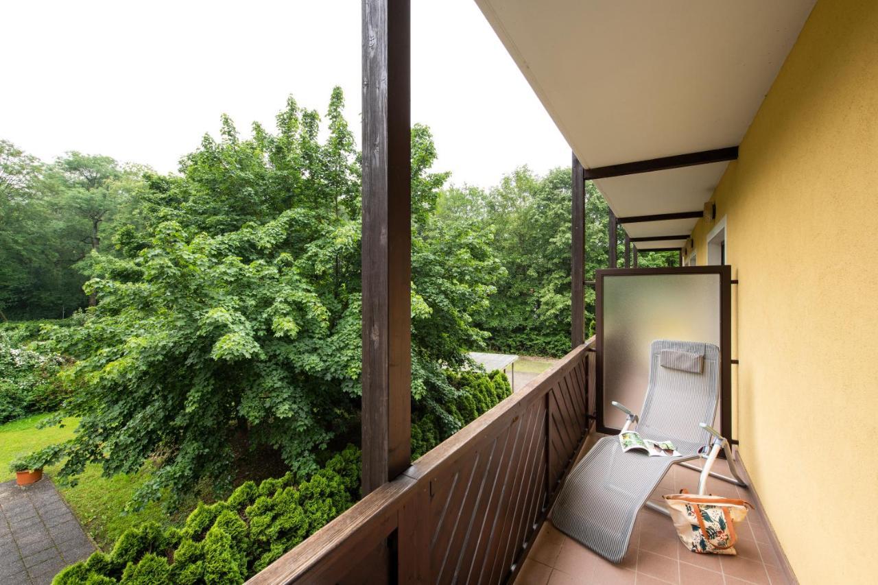 Parkhotel Zur Klause Бад Хол Екстериор снимка