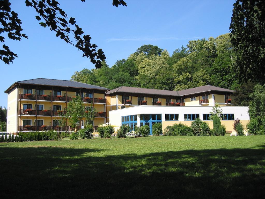Parkhotel Zur Klause Бад Хол Екстериор снимка
