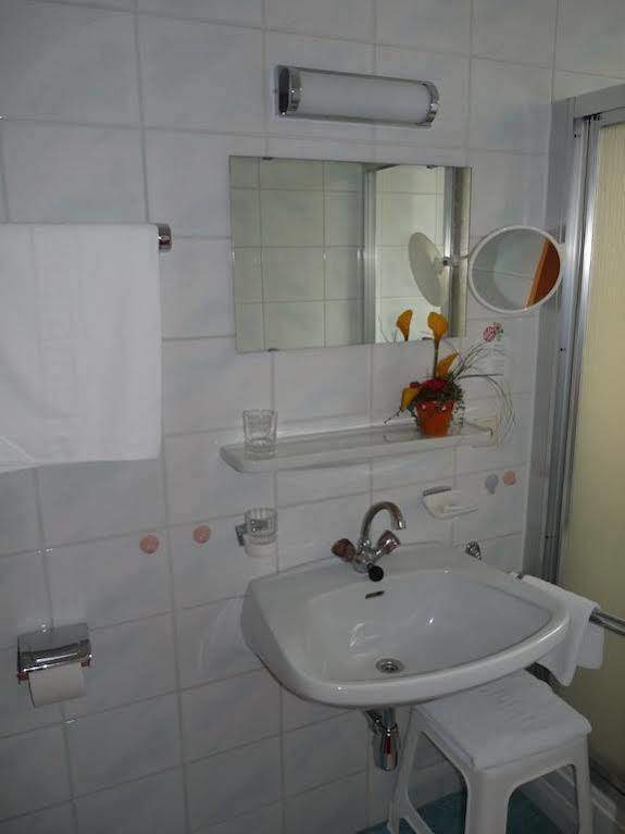 Parkhotel Zur Klause Бад Хол Екстериор снимка